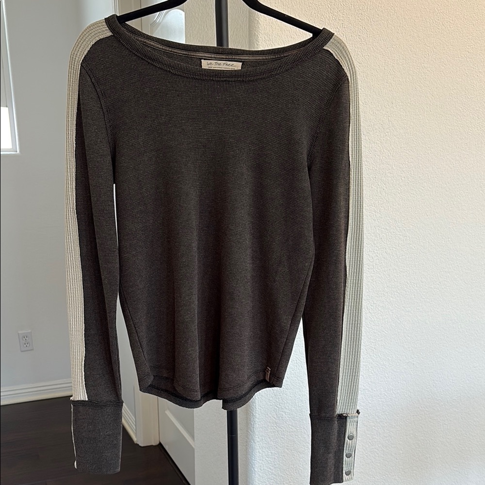 We The Free Long Sleeve polyester Cotton Blend Top NWOT Size L